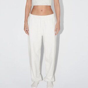 KHY | Fleece Boyfriend Jogger | Light Heather Grey